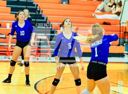 Thumbnail 2 in Grand Saline Indians vs Rains Wildcats photogallery.