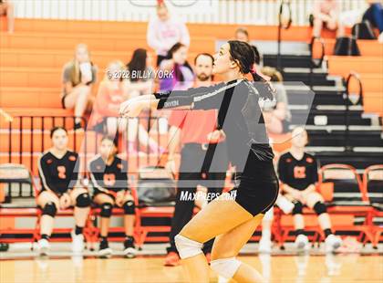 Thumbnail 3 in Grand Saline Indians vs Rains Wildcats photogallery.