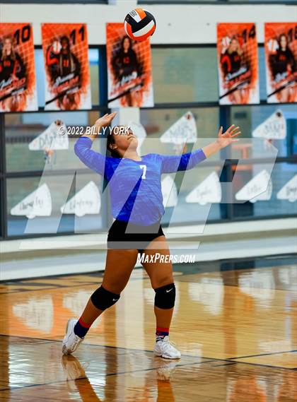 Thumbnail 1 in Grand Saline Indians vs Rains Wildcats photogallery.