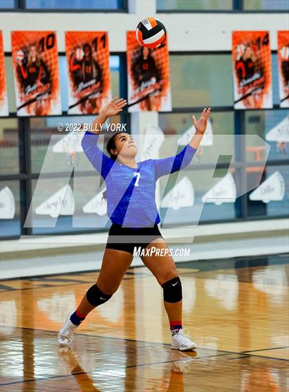 Thumbnail 3 in Grand Saline Indians vs Rains Wildcats photogallery.