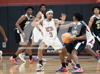 Thumbnail 3 in Wayne County vs Warner Robins  photogallery.