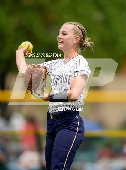 Thumbnail 2 in Duchesne vs Enterprise (UHSAA 2A Final) photogallery.