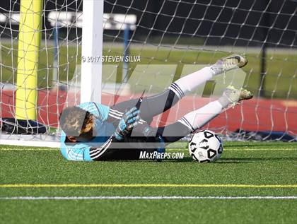 Thumbnail 2 in Godinez vs. Santa Maria (CIF SoCal Regional D2 Final) photogallery.