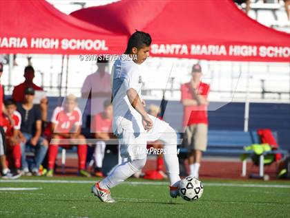 Thumbnail 1 in Godinez vs. Santa Maria (CIF SoCal Regional D2 Final) photogallery.