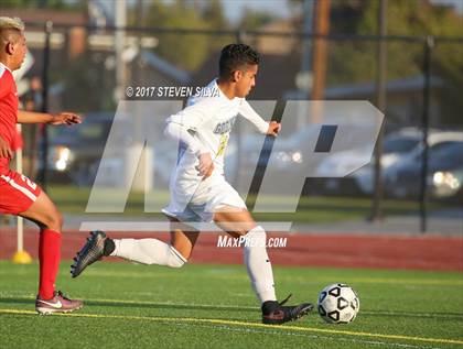 Thumbnail 2 in Godinez vs. Santa Maria (CIF SoCal Regional D2 Final) photogallery.
