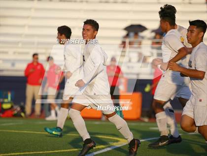 Thumbnail 2 in Godinez vs. Santa Maria (CIF SoCal Regional D2 Final) photogallery.