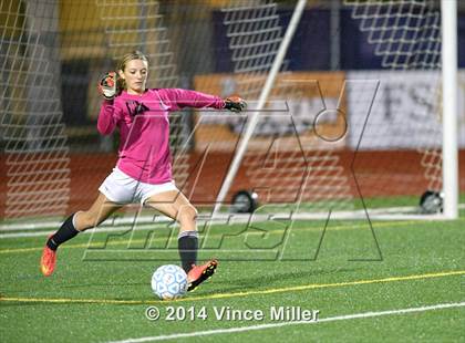 Thumbnail 2 in Bonney Lake vs Auburn Riverside (WIAA WCD/SW District Playoff) photogallery.