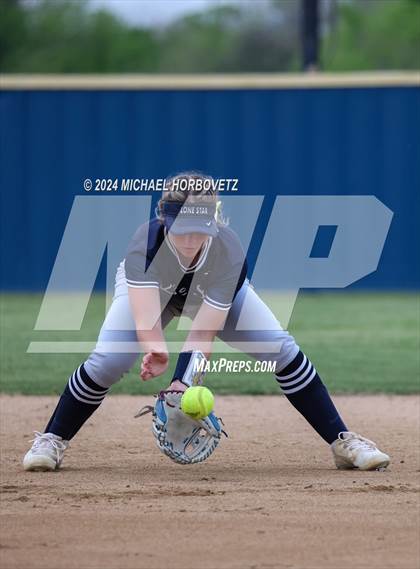 Thumbnail 1 in Lone Star @ Wakeland photogallery.