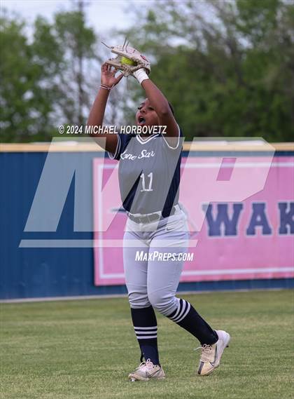 Thumbnail 2 in Lone Star @ Wakeland photogallery.