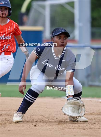 Thumbnail 1 in Lone Star @ Wakeland photogallery.