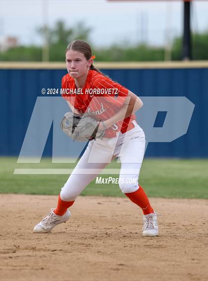 Thumbnail 2 in Lone Star @ Wakeland photogallery.