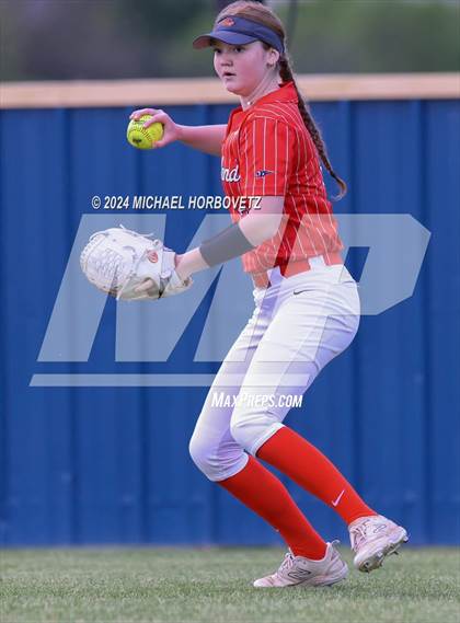 Thumbnail 2 in Lone Star @ Wakeland photogallery.