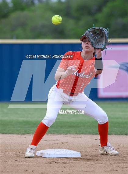 Thumbnail 3 in Lone Star @ Wakeland photogallery.