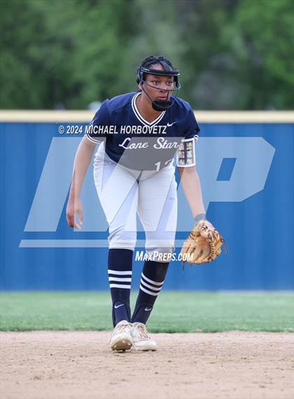 Thumbnail 2 in Lone Star @ Wakeland photogallery.