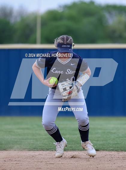 Thumbnail 2 in Lone Star @ Wakeland photogallery.