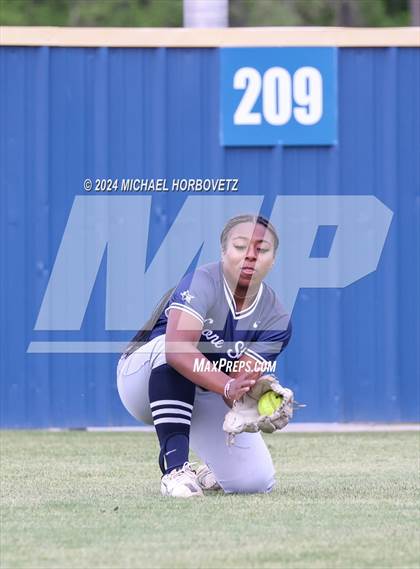 Thumbnail 2 in Lone Star @ Wakeland photogallery.