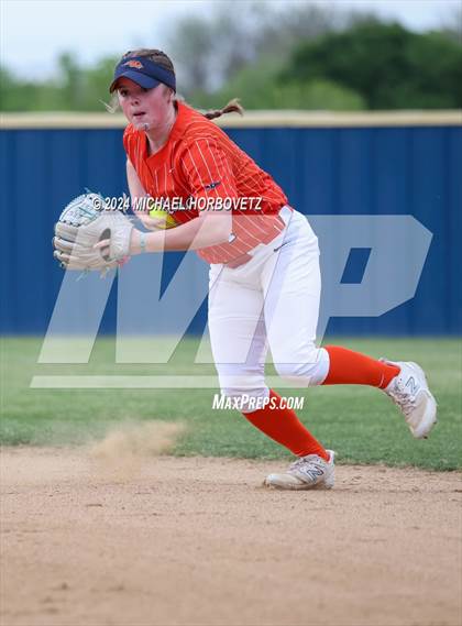 Thumbnail 1 in Lone Star @ Wakeland photogallery.