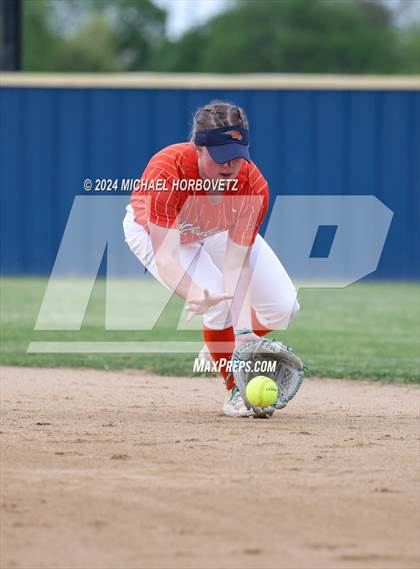 Thumbnail 3 in Lone Star @ Wakeland photogallery.