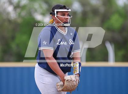 Thumbnail 3 in Lone Star @ Wakeland photogallery.