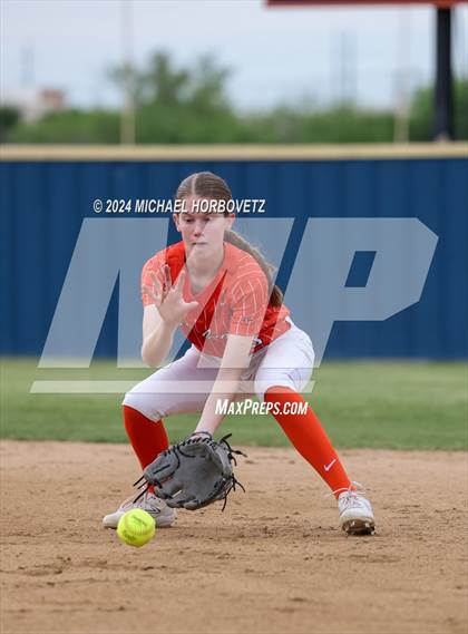 Thumbnail 1 in Lone Star @ Wakeland photogallery.