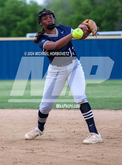 Thumbnail 1 in Lone Star @ Wakeland photogallery.