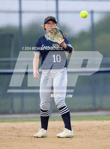 Thumbnail 1 in Lone Star @ Wakeland photogallery.