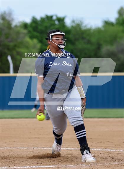 Thumbnail 2 in Lone Star @ Wakeland photogallery.
