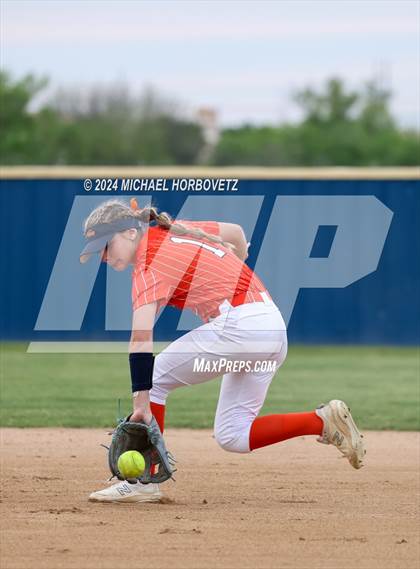 Thumbnail 2 in Lone Star @ Wakeland photogallery.