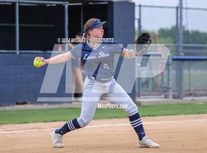 Thumbnail 1 in Lone Star @ Wakeland photogallery.