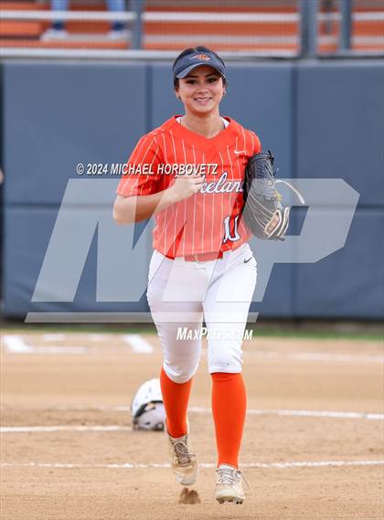 Thumbnail 1 in Lone Star @ Wakeland photogallery.