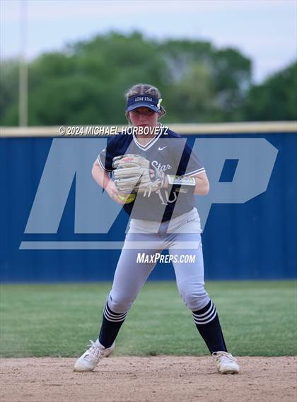 Thumbnail 3 in Lone Star @ Wakeland photogallery.