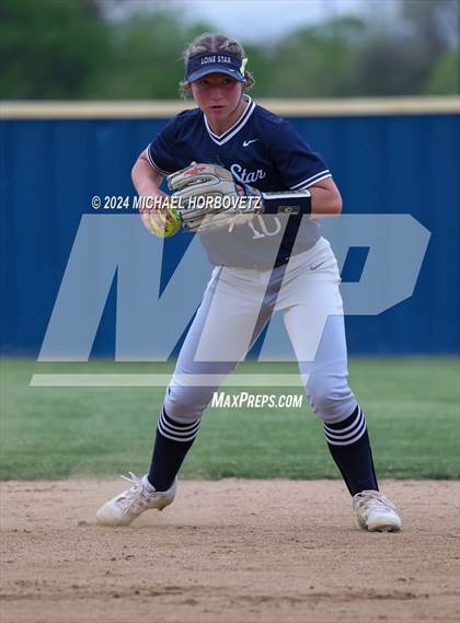 Thumbnail 2 in Lone Star @ Wakeland photogallery.