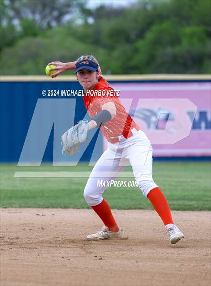 Thumbnail 2 in Lone Star @ Wakeland photogallery.
