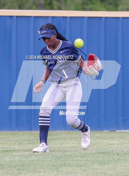 Thumbnail 3 in Lone Star @ Wakeland photogallery.
