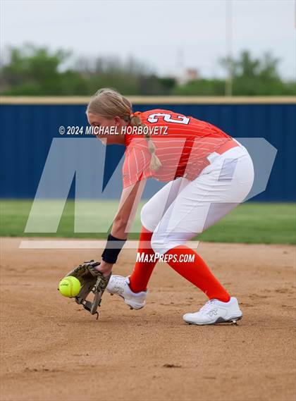 Thumbnail 2 in Lone Star @ Wakeland photogallery.