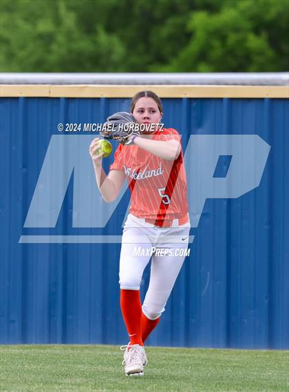 Thumbnail 1 in Lone Star @ Wakeland photogallery.