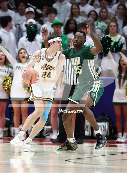Thumbnail 1 in St. Vincent-St. Mary vs Archbishop Alter (OHSAA D2 Semifinal) photogallery.