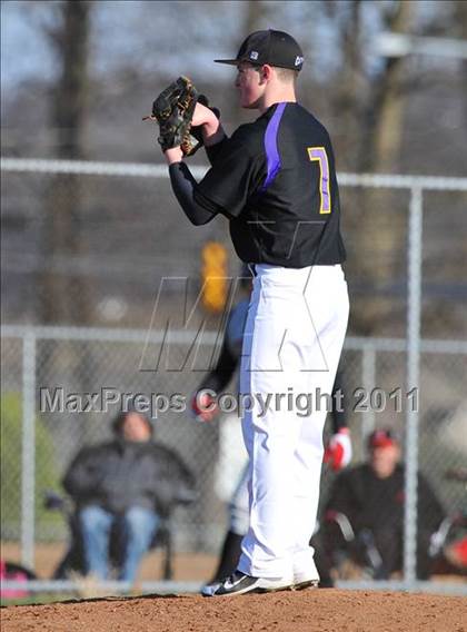 Thumbnail 1 in Lancaster Catholic @ Hempfield photogallery.