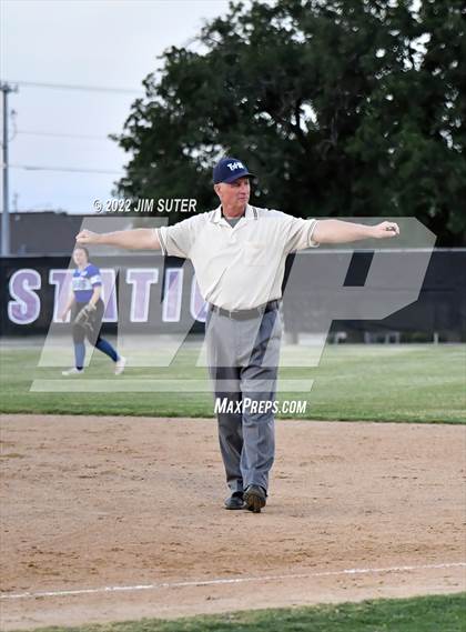 Thumbnail 1 in Burton vs Leon (UIL 2A Bi-District Playoff) photogallery.