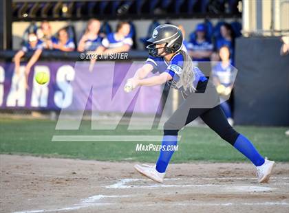 Thumbnail 3 in Burton vs Leon (UIL 2A Bi-District Playoff) photogallery.