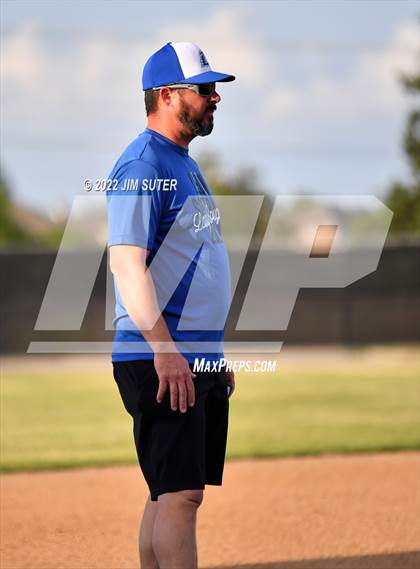 Thumbnail 2 in Burton vs Leon (UIL 2A Bi-District Playoff) photogallery.