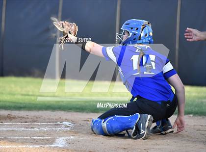 Thumbnail 2 in Burton vs Leon (UIL 2A Bi-District Playoff) photogallery.