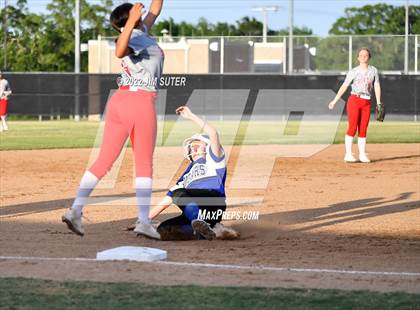 Thumbnail 3 in Burton vs Leon (UIL 2A Bi-District Playoff) photogallery.