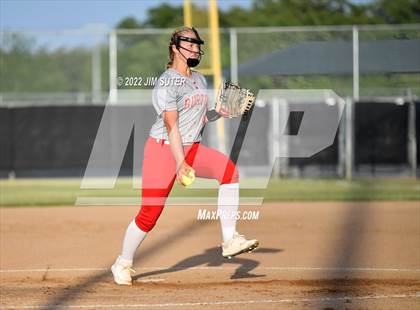 Thumbnail 2 in Burton vs Leon (UIL 2A Bi-District Playoff) photogallery.
