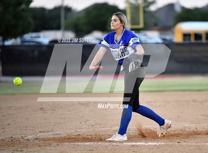 Thumbnail 3 in Burton vs Leon (UIL 2A Bi-District Playoff) photogallery.