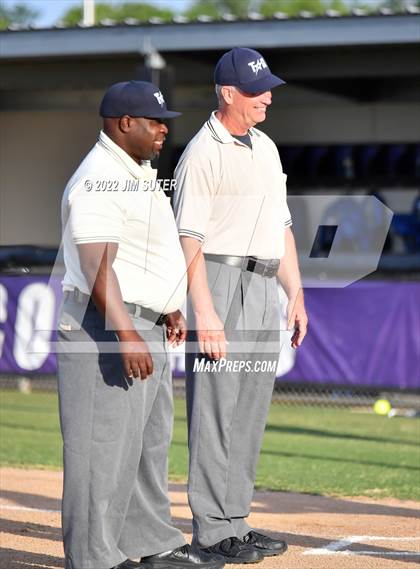 Thumbnail 1 in Burton vs Leon (UIL 2A Bi-District Playoff) photogallery.