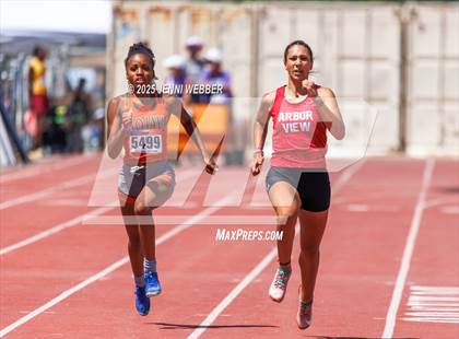 Thumbnail 3 in NIAA 4A and 5A Southern Regionals (Track events) photogallery.