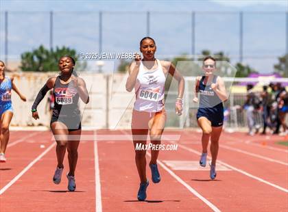 Thumbnail 3 in NIAA 4A and 5A Southern Regionals (Track events) photogallery.