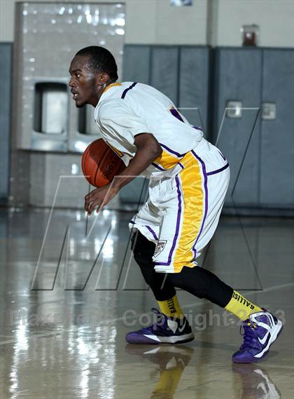 Thumbnail 2 in Lynwood vs. Dominguez photogallery.