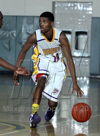 Thumbnail 3 in Lynwood vs. Dominguez photogallery.